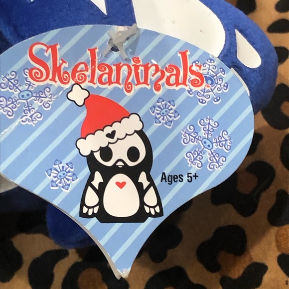 Skelanimals Pen Penguin Plush 7” 2009 NWT - Picture 5 of 8